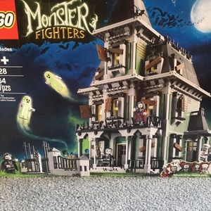Monster fighters  haunted house